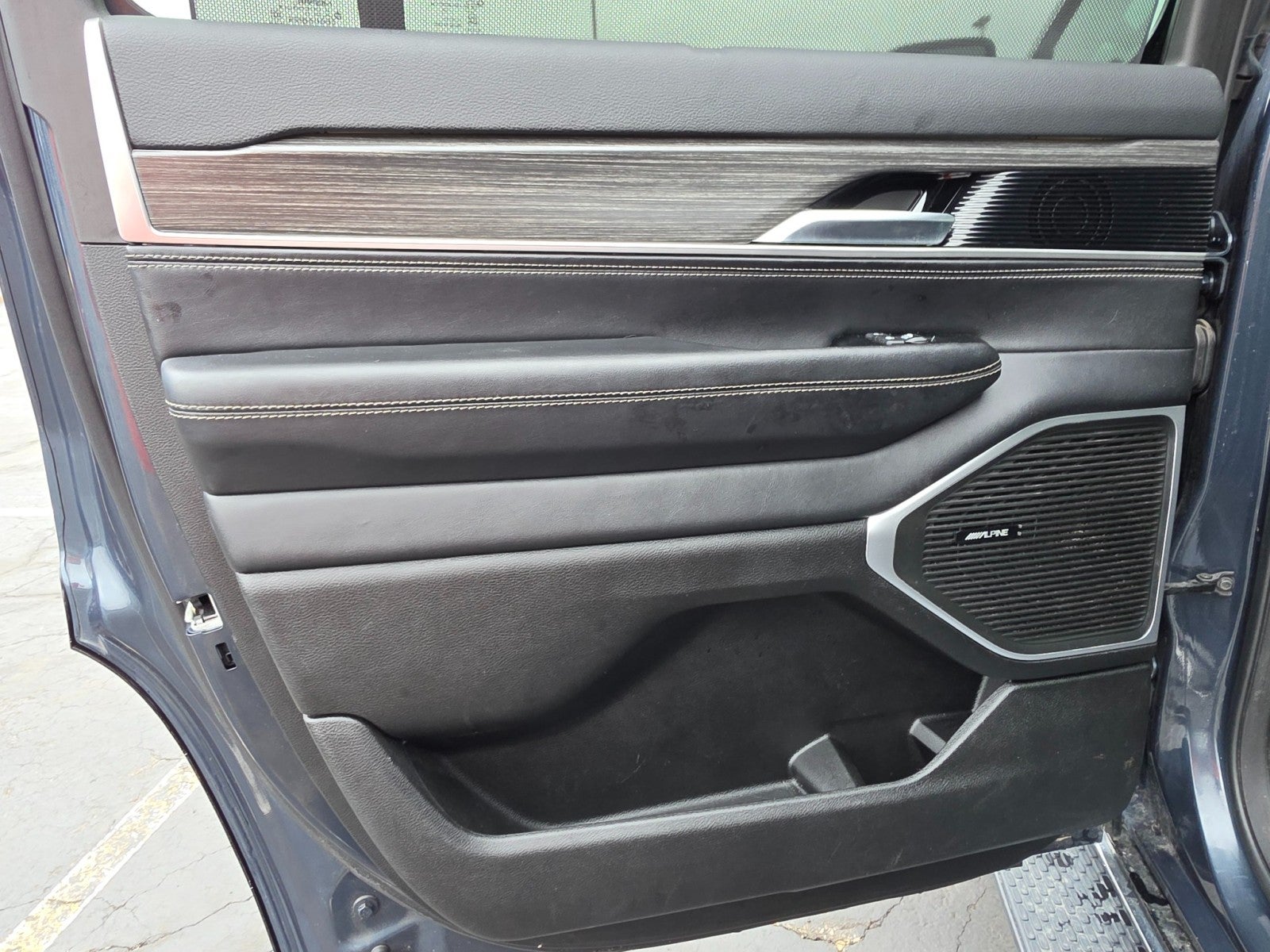 2023 Jeep Wagoneer Series III