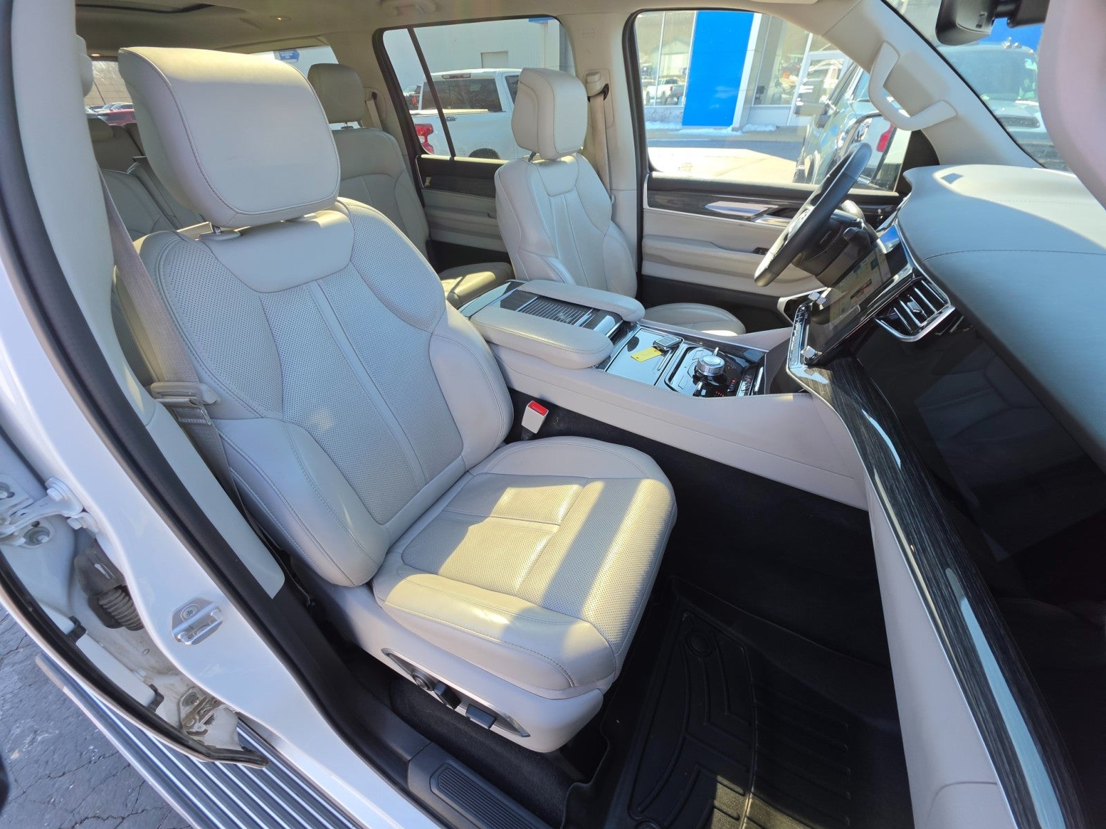 2022 Jeep Wagoneer Series III