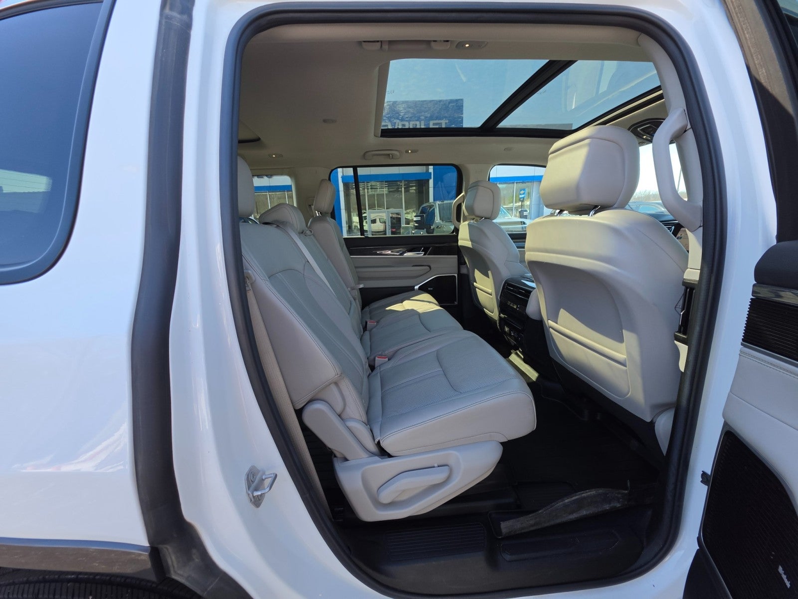 2022 Jeep Wagoneer Series III