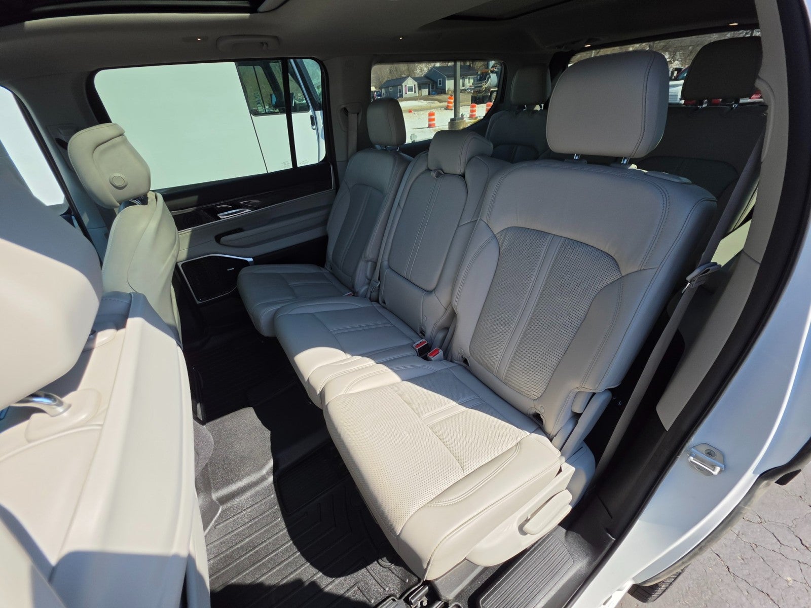 2022 Jeep Wagoneer Series III