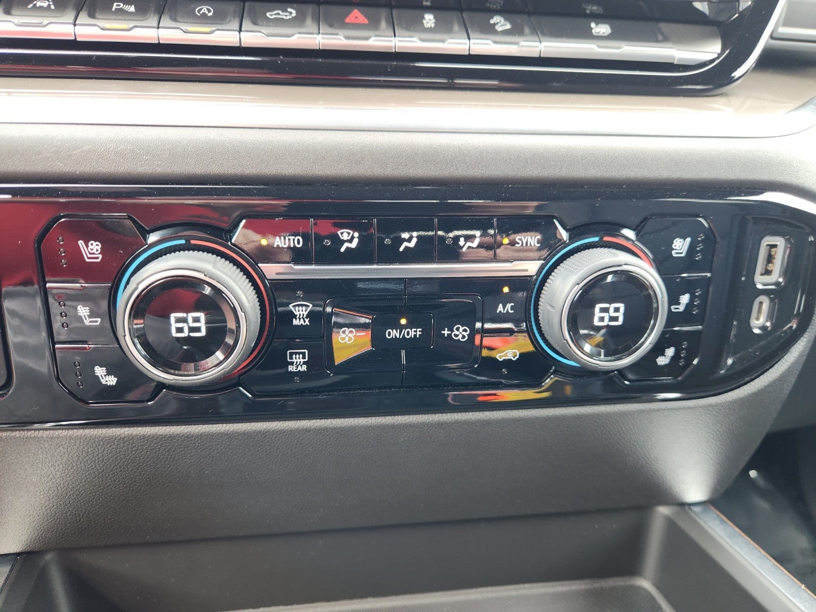 2022 Chevrolet Silverado 1500 High Country