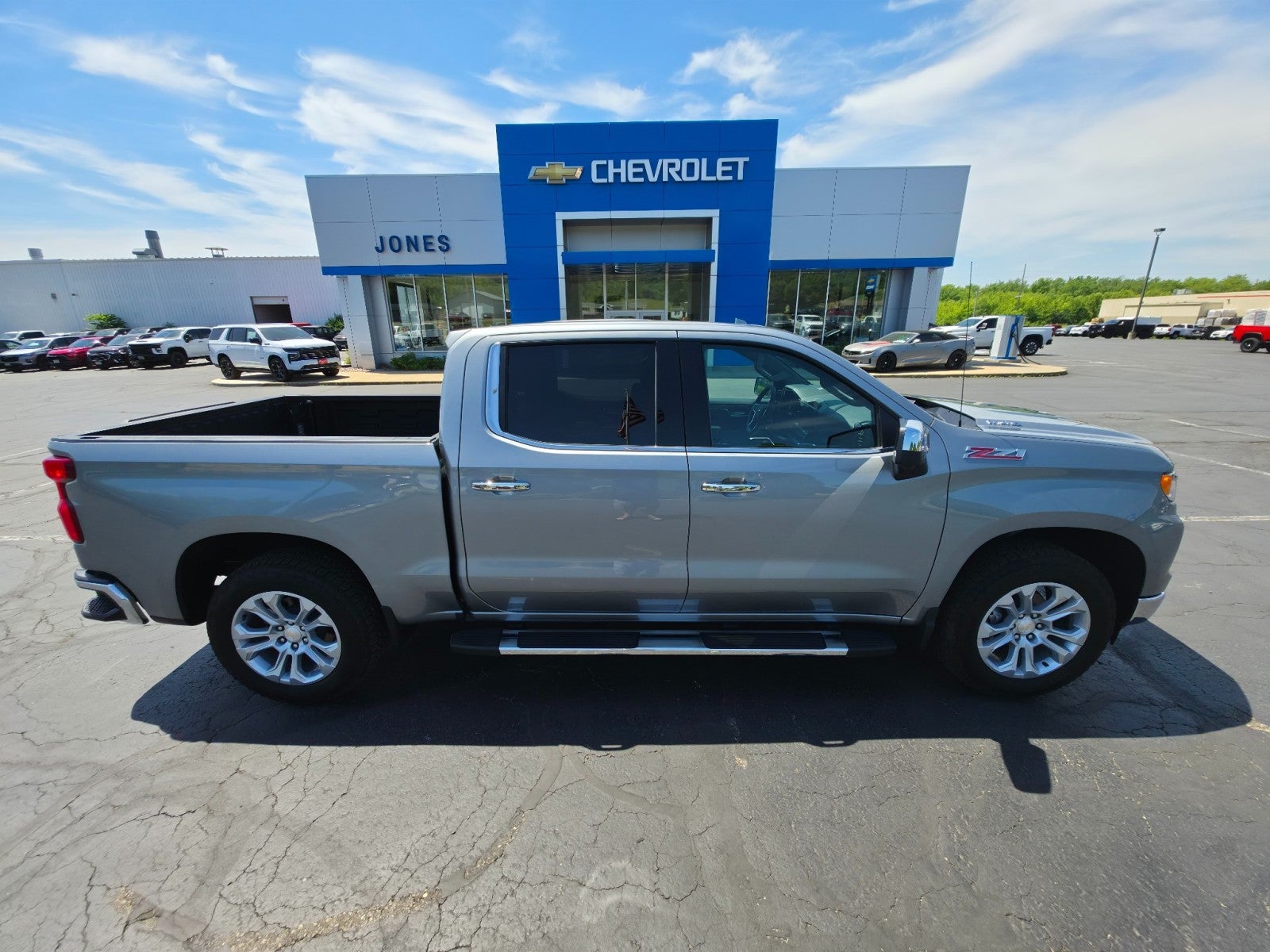 2025 Chevrolet Silverado 1500 LTZ