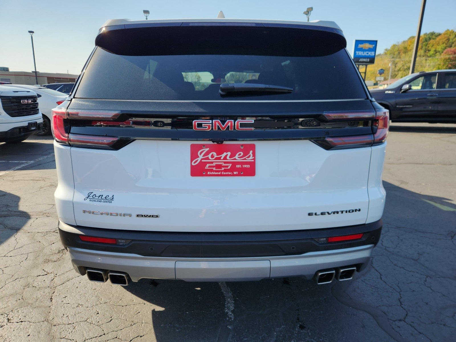 2025 GMC Acadia Elevation
