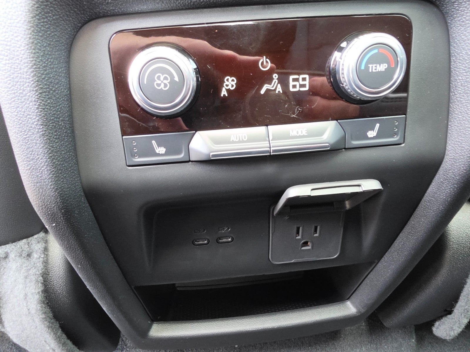 2024 GMC Acadia Denali