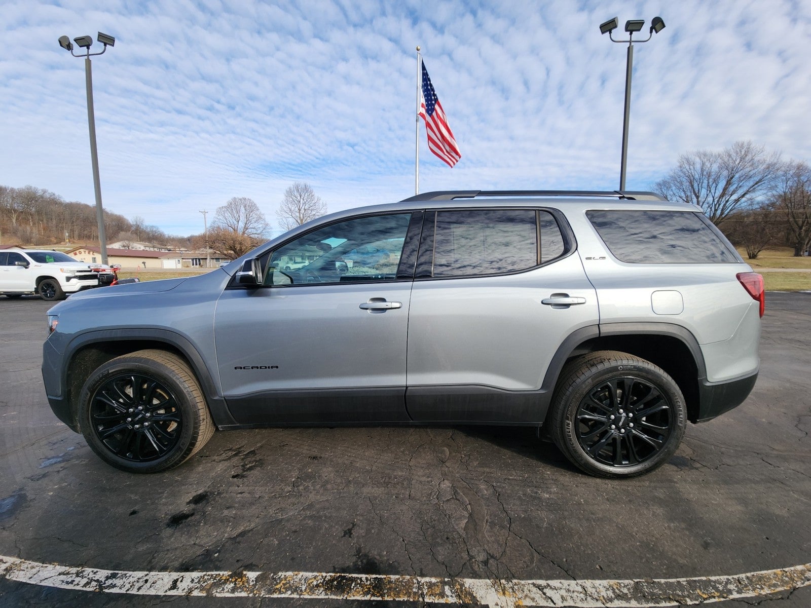 2023 GMC Acadia SLE