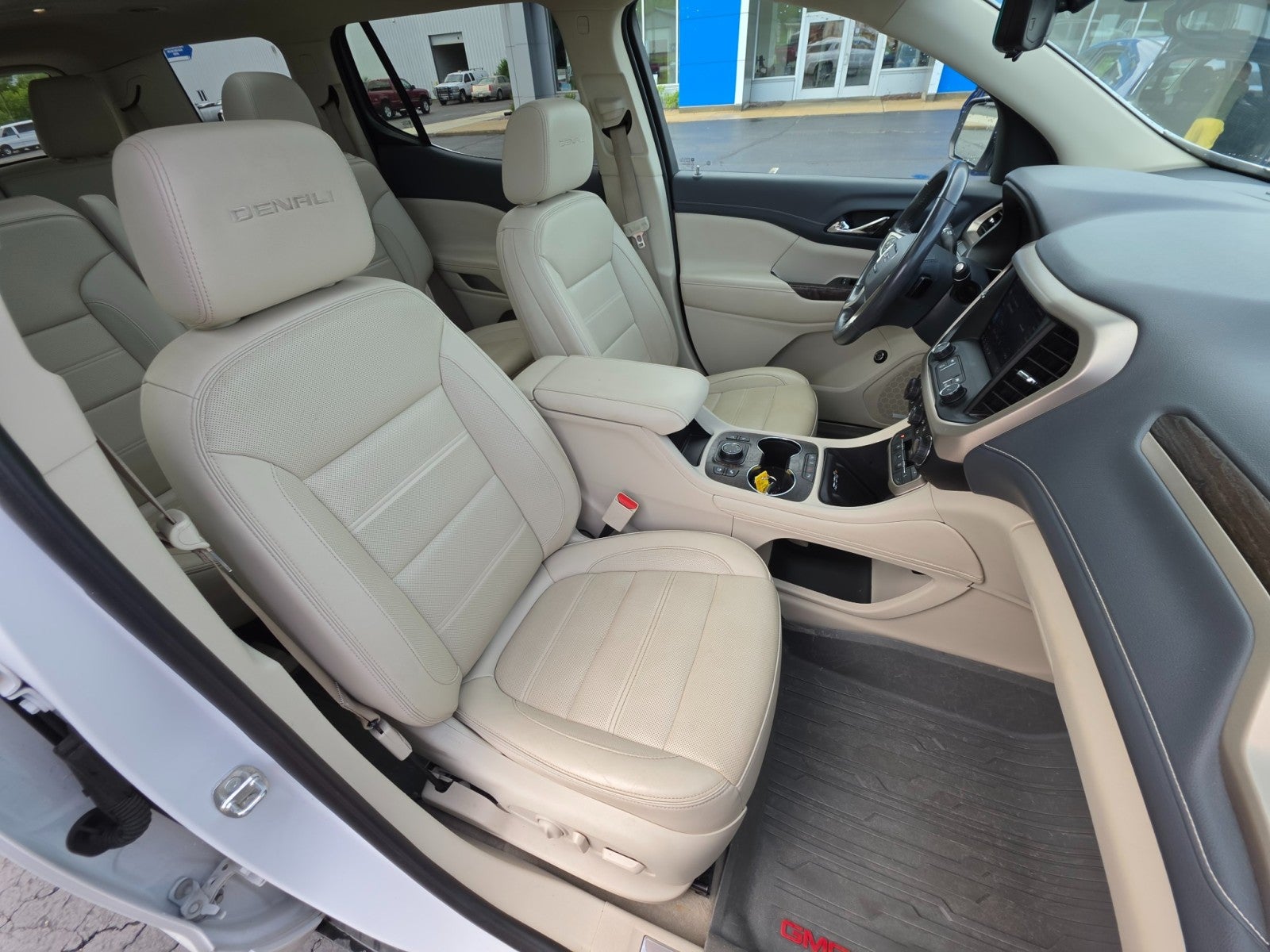 2020 GMC Acadia Denali
