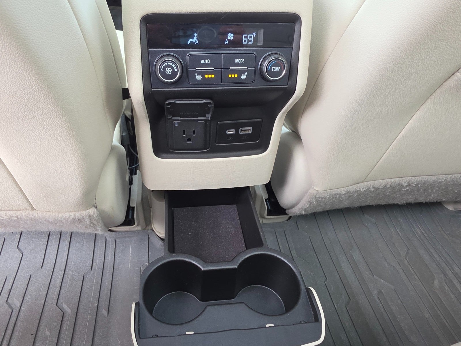 2020 GMC Acadia Denali
