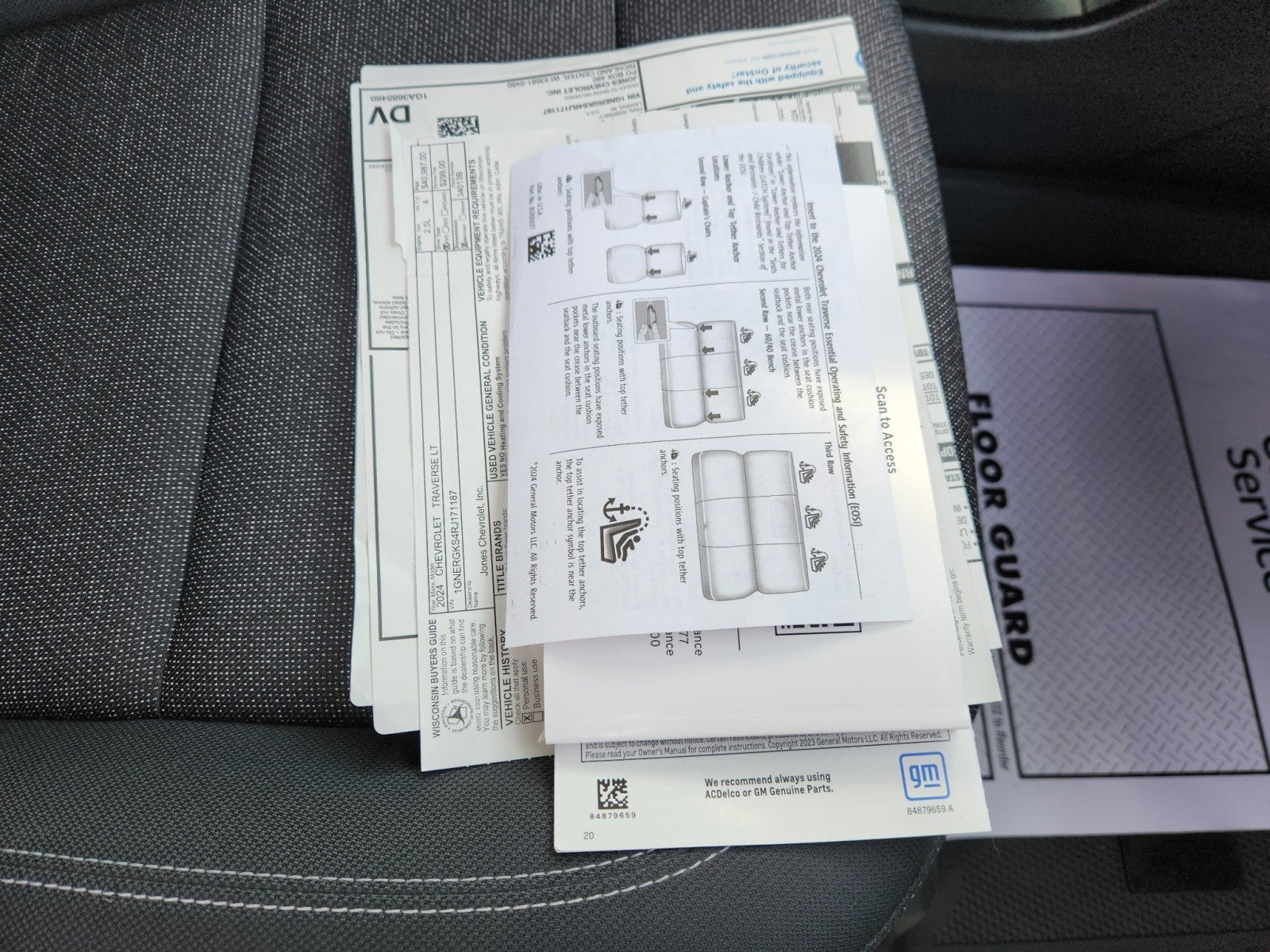 2024 Chevrolet Traverse LT