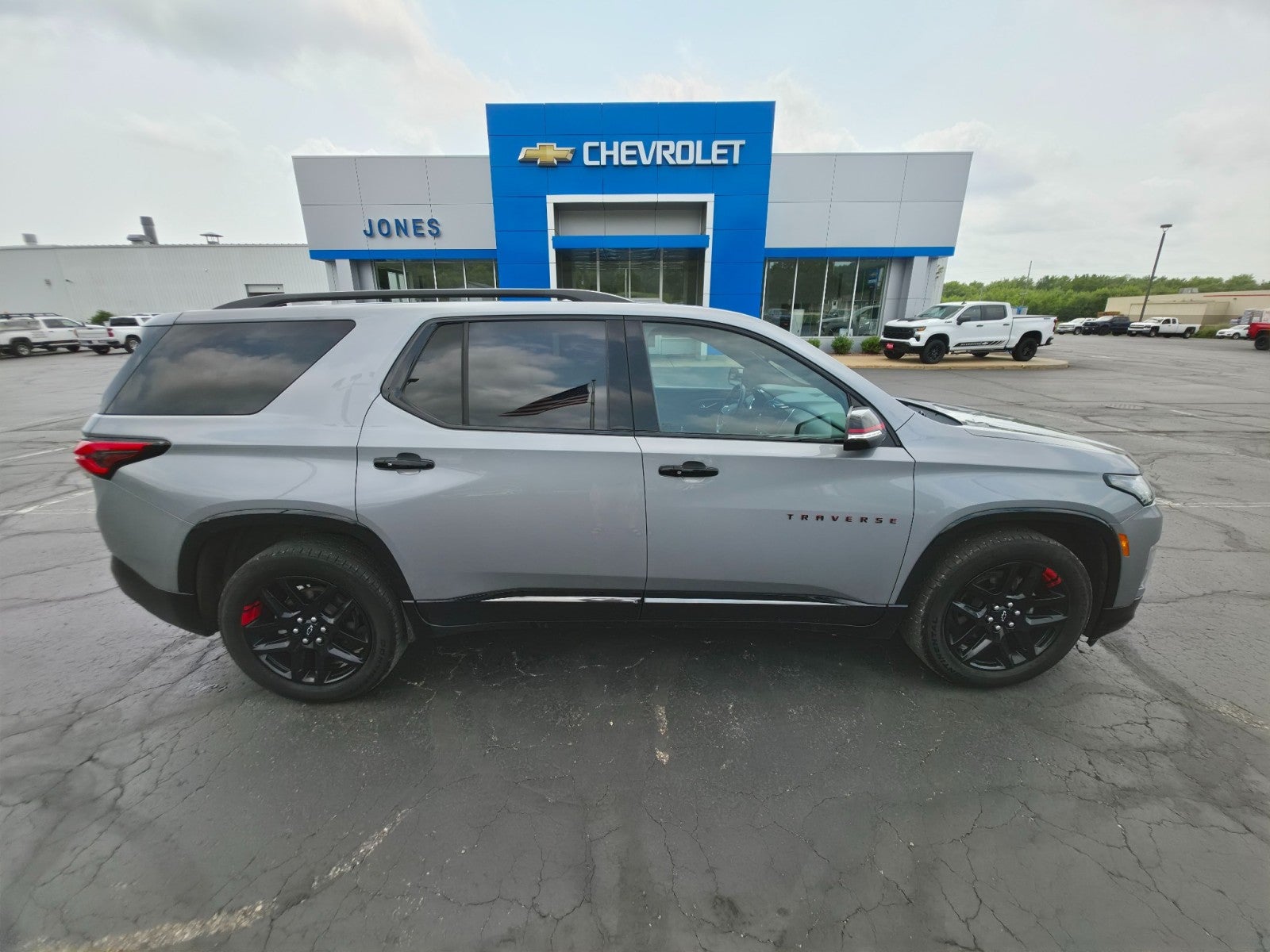 2023 Chevrolet Traverse Premier