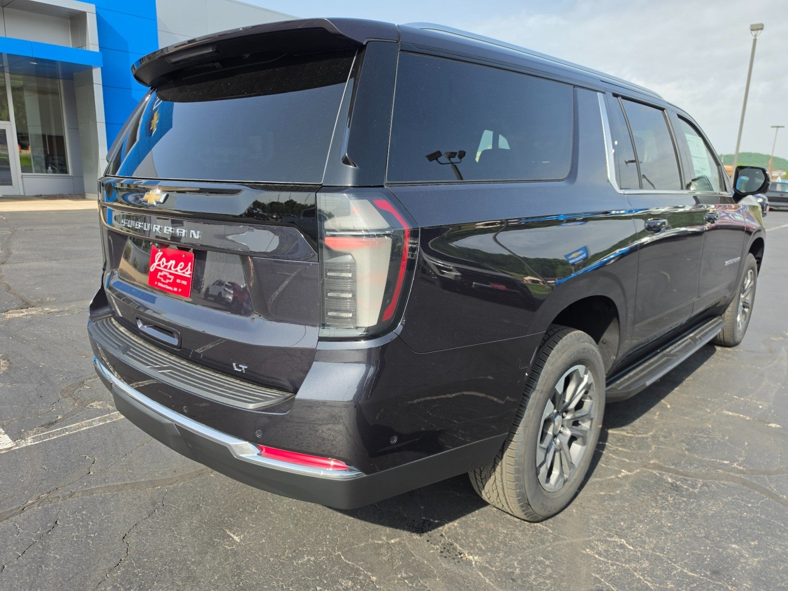 2026 Chevrolet Suburban LT