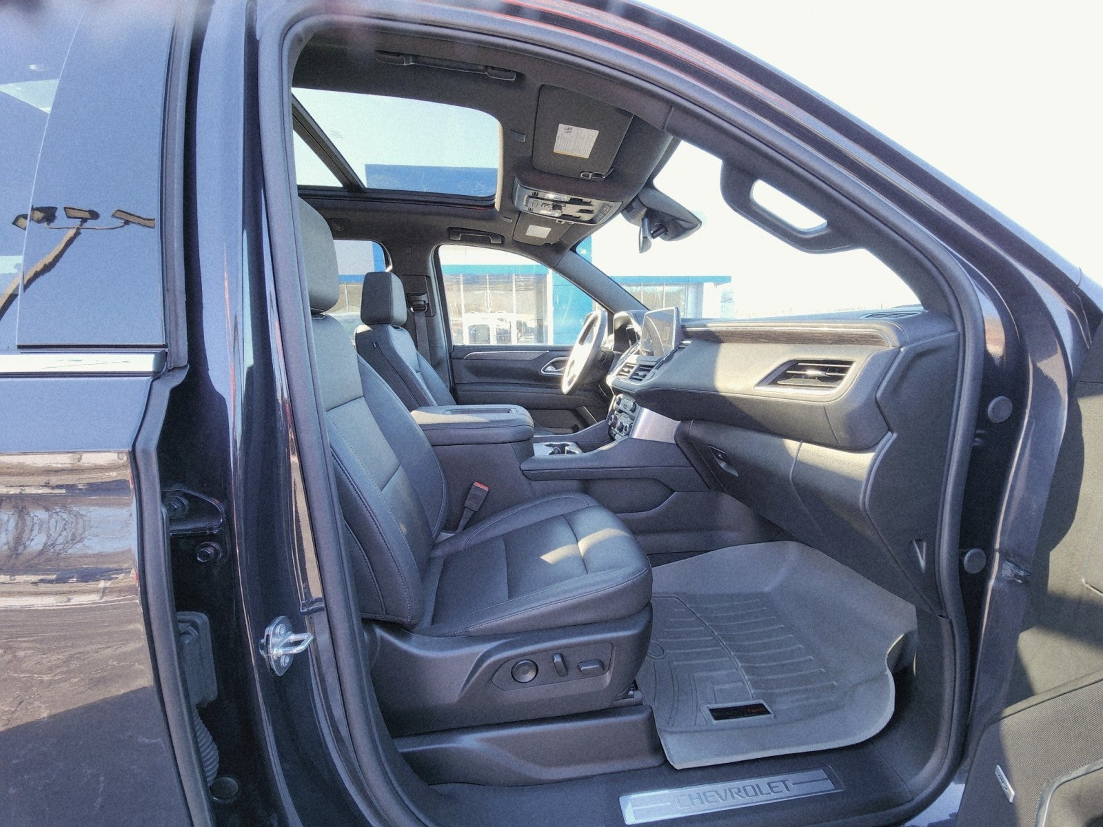 2024 Chevrolet Suburban LT