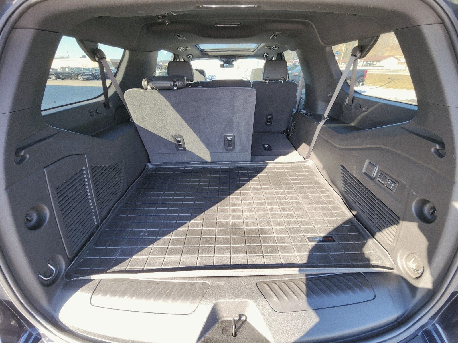 2024 Chevrolet Suburban LT