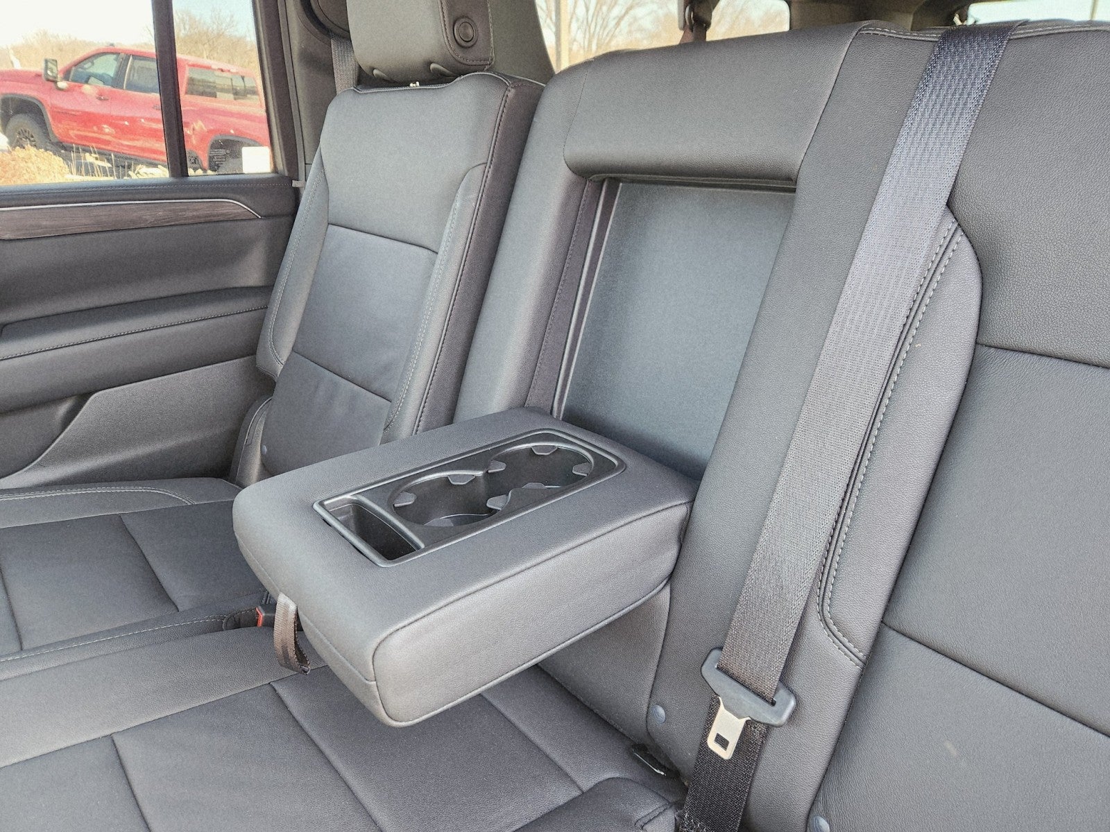 2024 Chevrolet Suburban LT