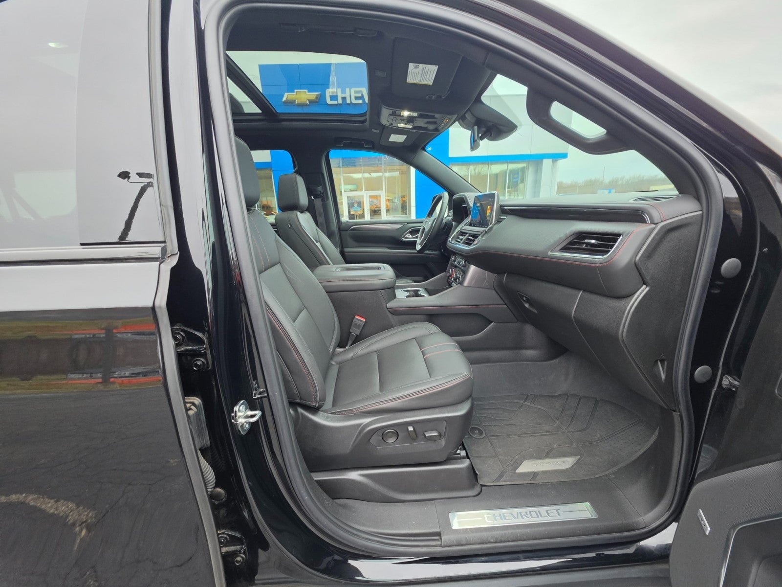 2023 Chevrolet Suburban RST