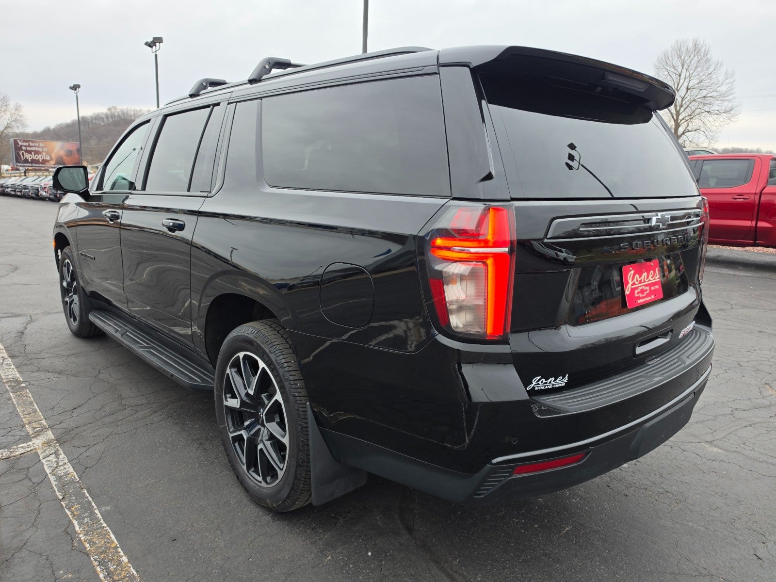 2023 Chevrolet Suburban RST