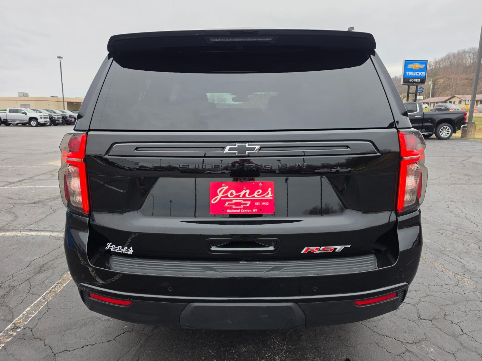 2023 Chevrolet Suburban RST