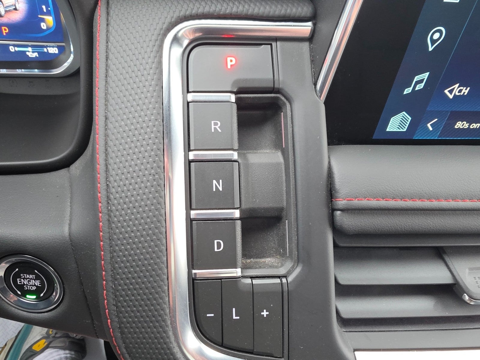 2023 Chevrolet Suburban RST