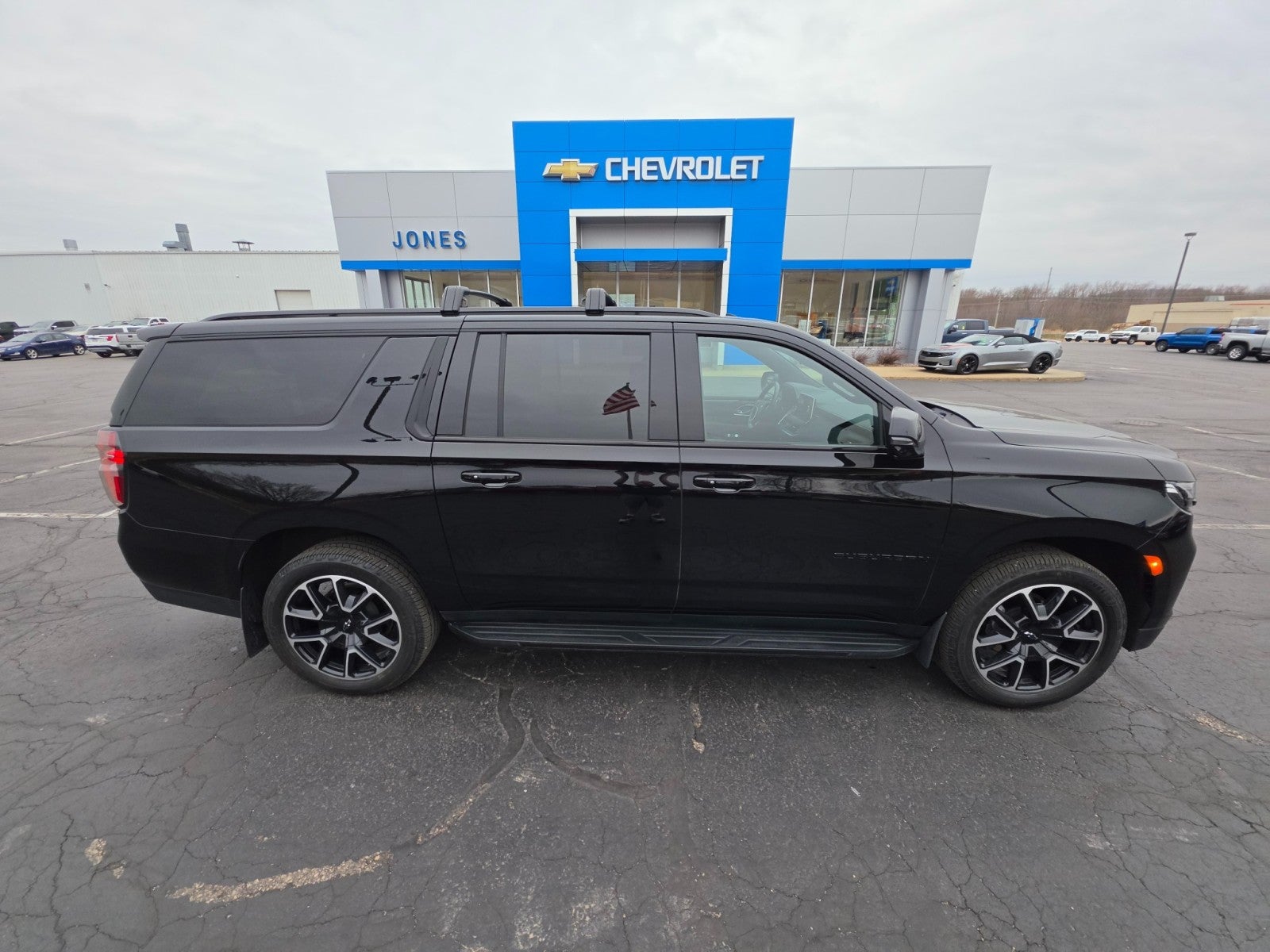 2023 Chevrolet Suburban RST