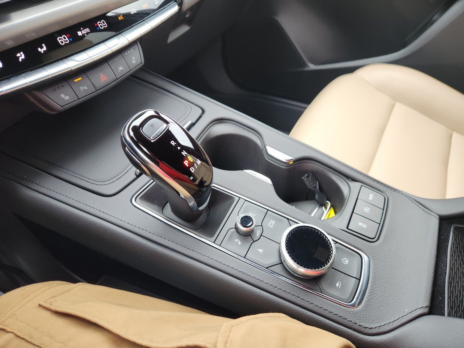 2024 Cadillac XT4 Luxury