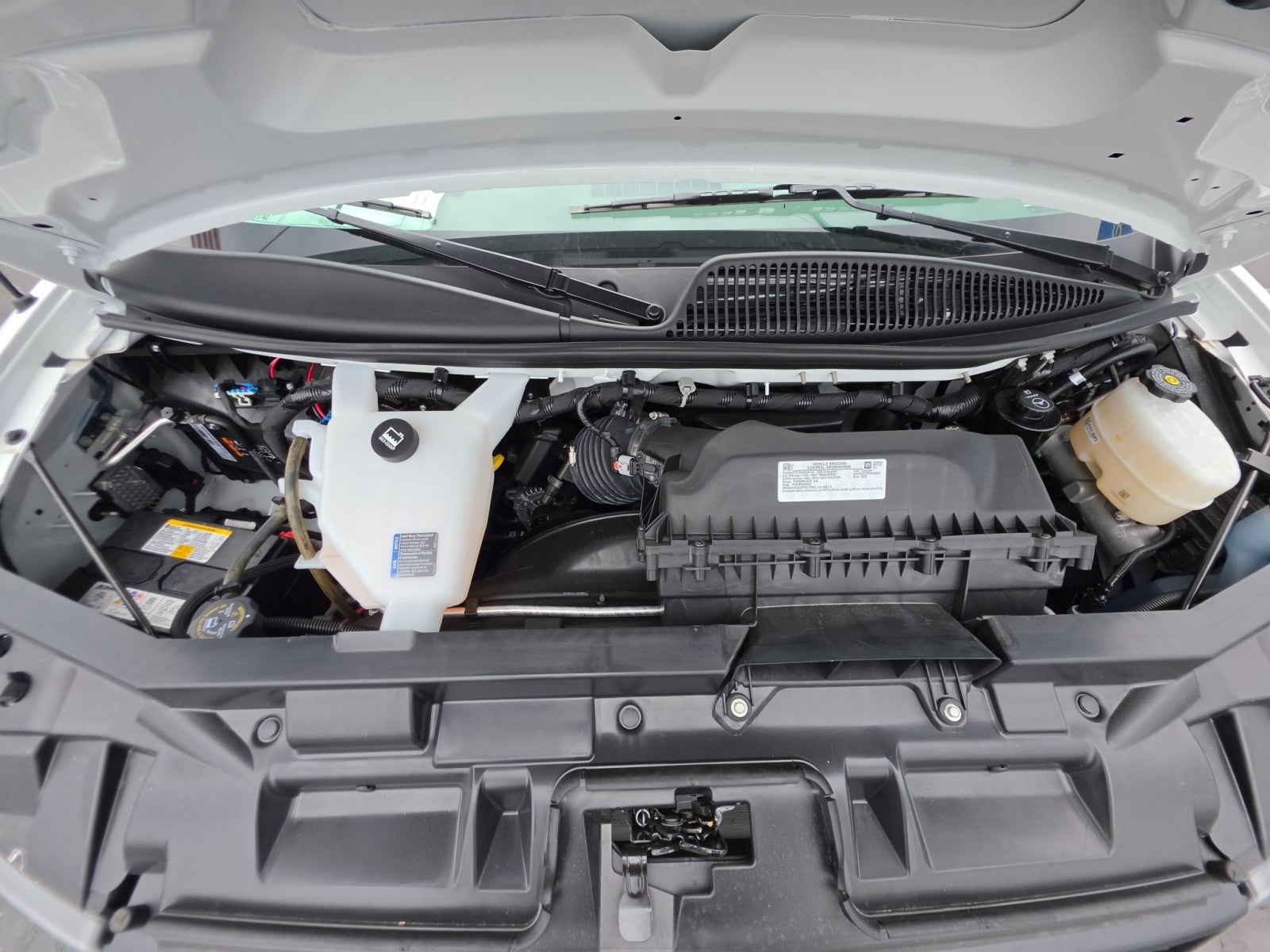 2026 Chevrolet Express Cutaway 3500 1WT