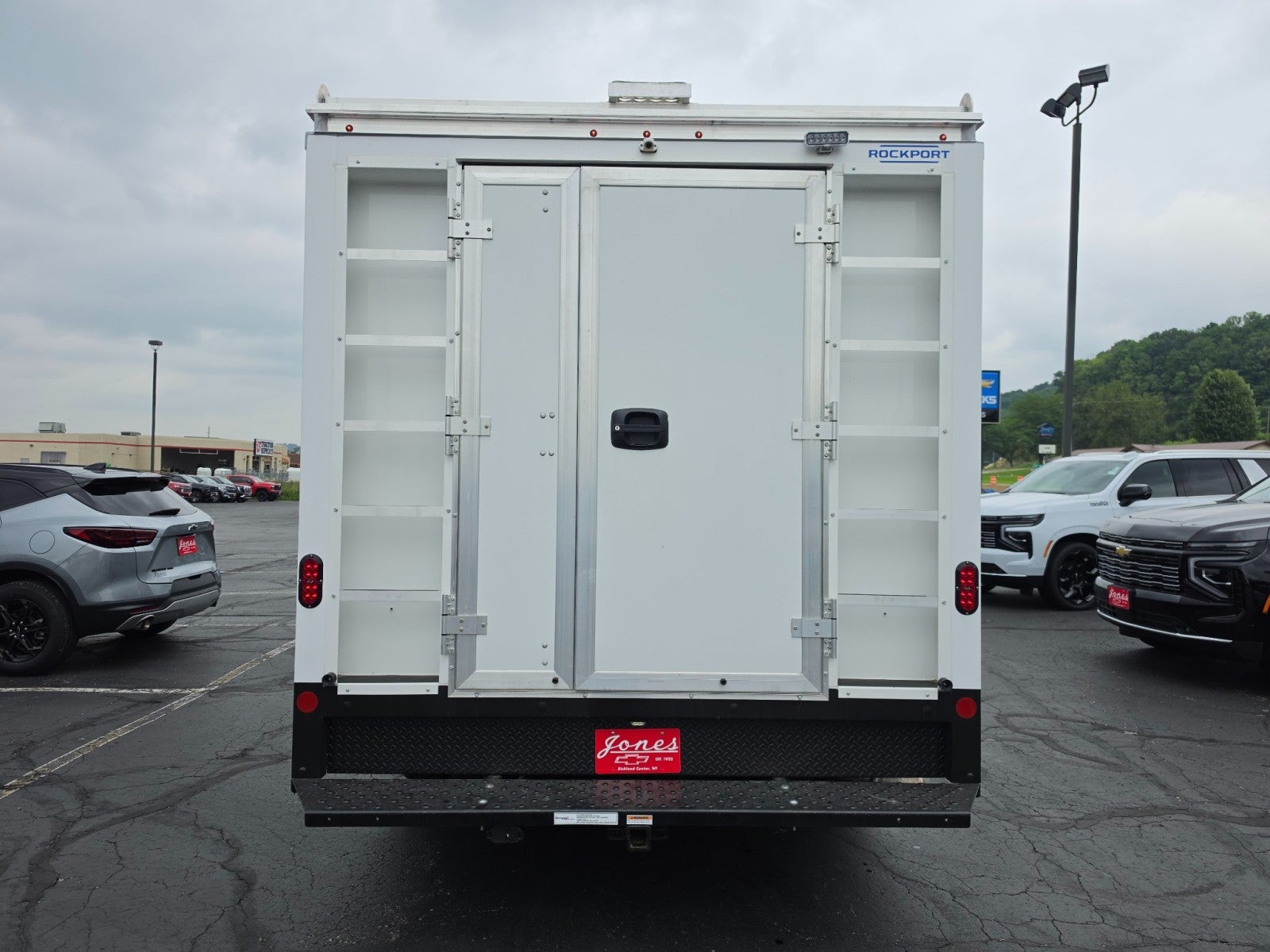 2026 Chevrolet Express Cutaway 3500 1WT