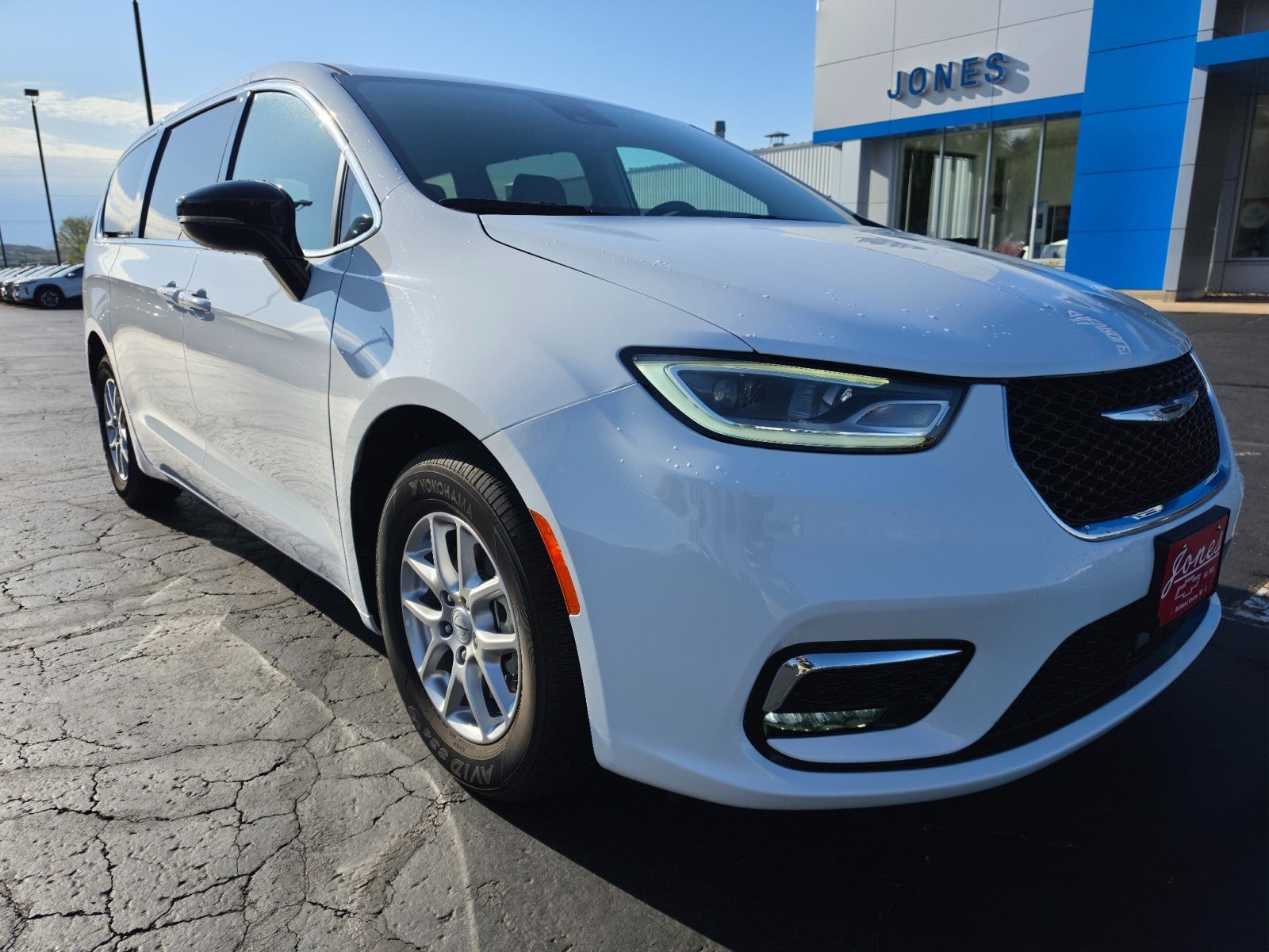 2024 Chrysler Pacifica Touring L