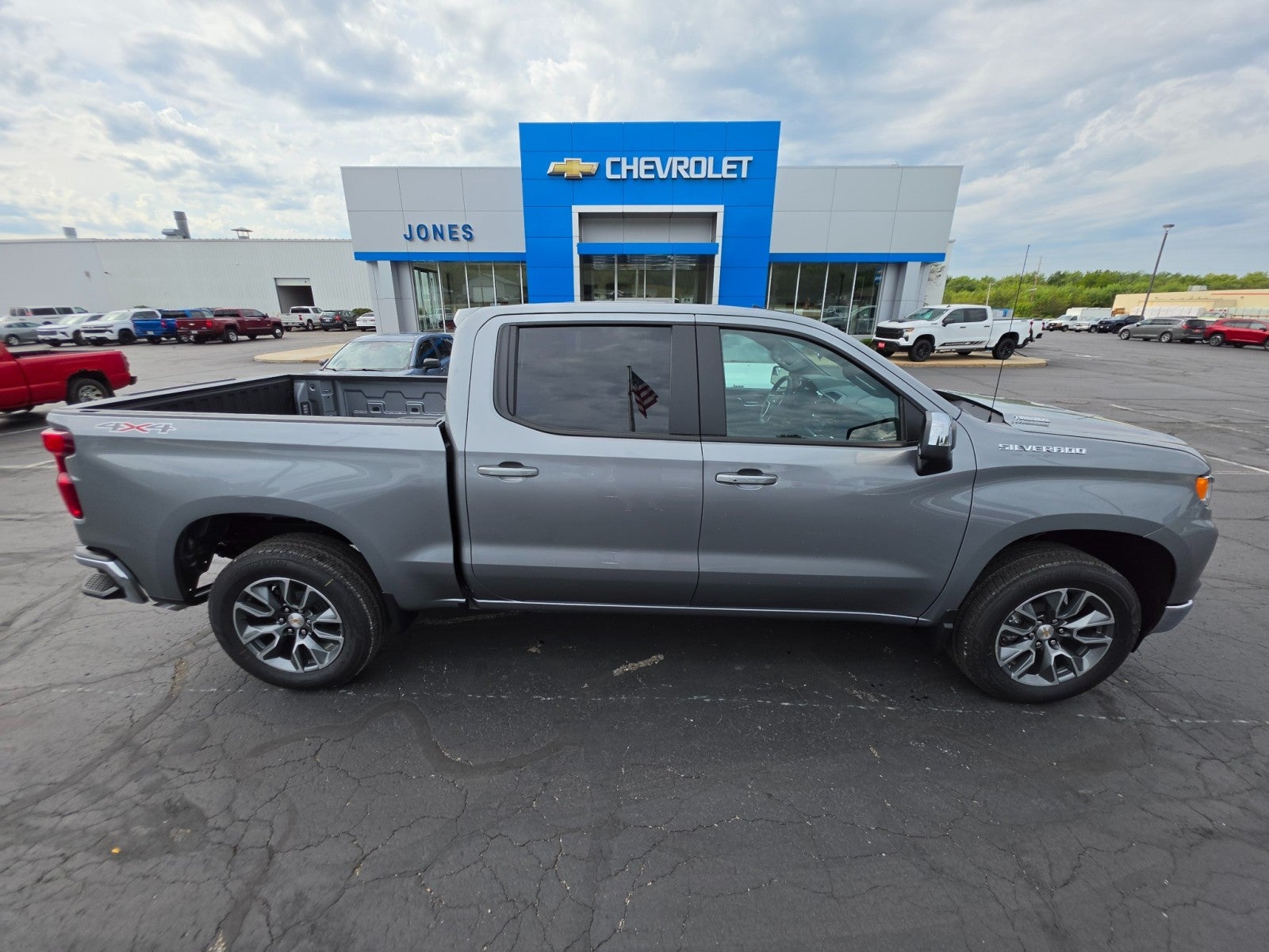 2026 Chevrolet Silverado 1500 LT (2FL)