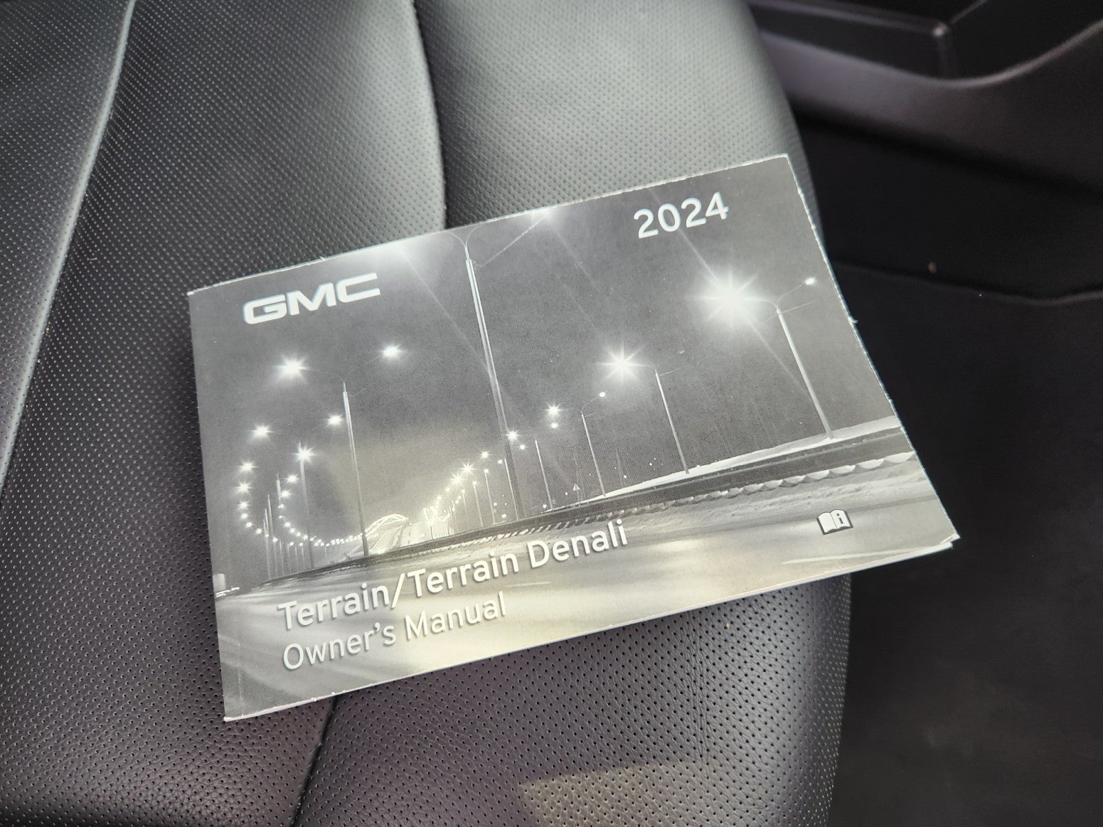 2024 GMC Terrain SLT