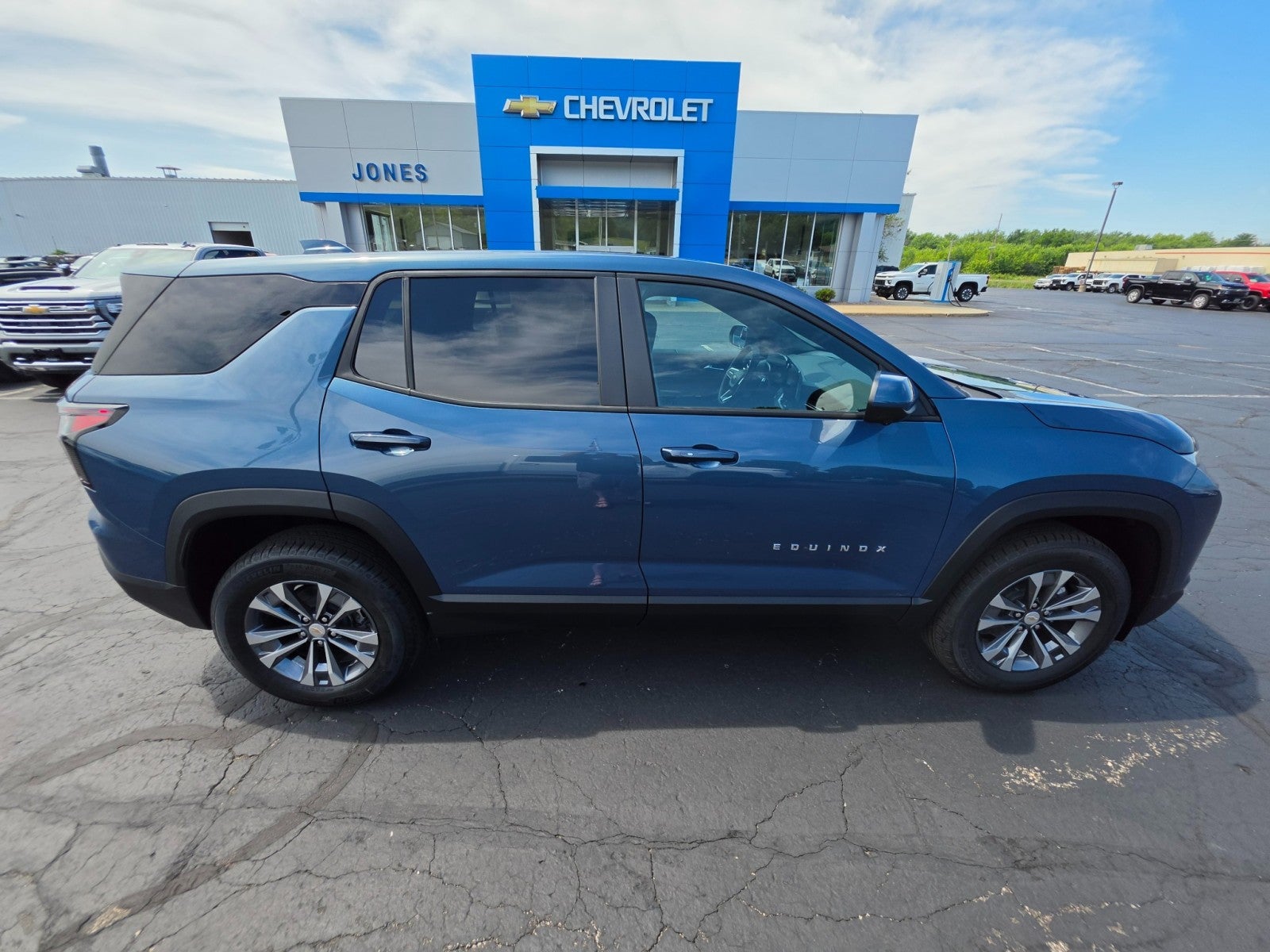 2027 Chevrolet Equinox LT