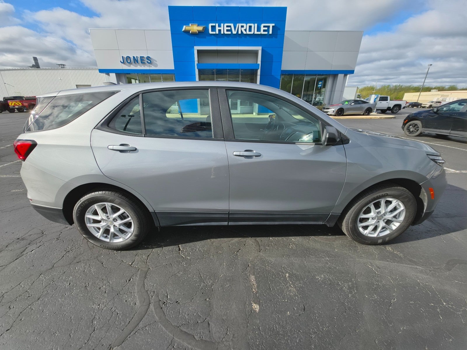 2024 Chevrolet Equinox LS