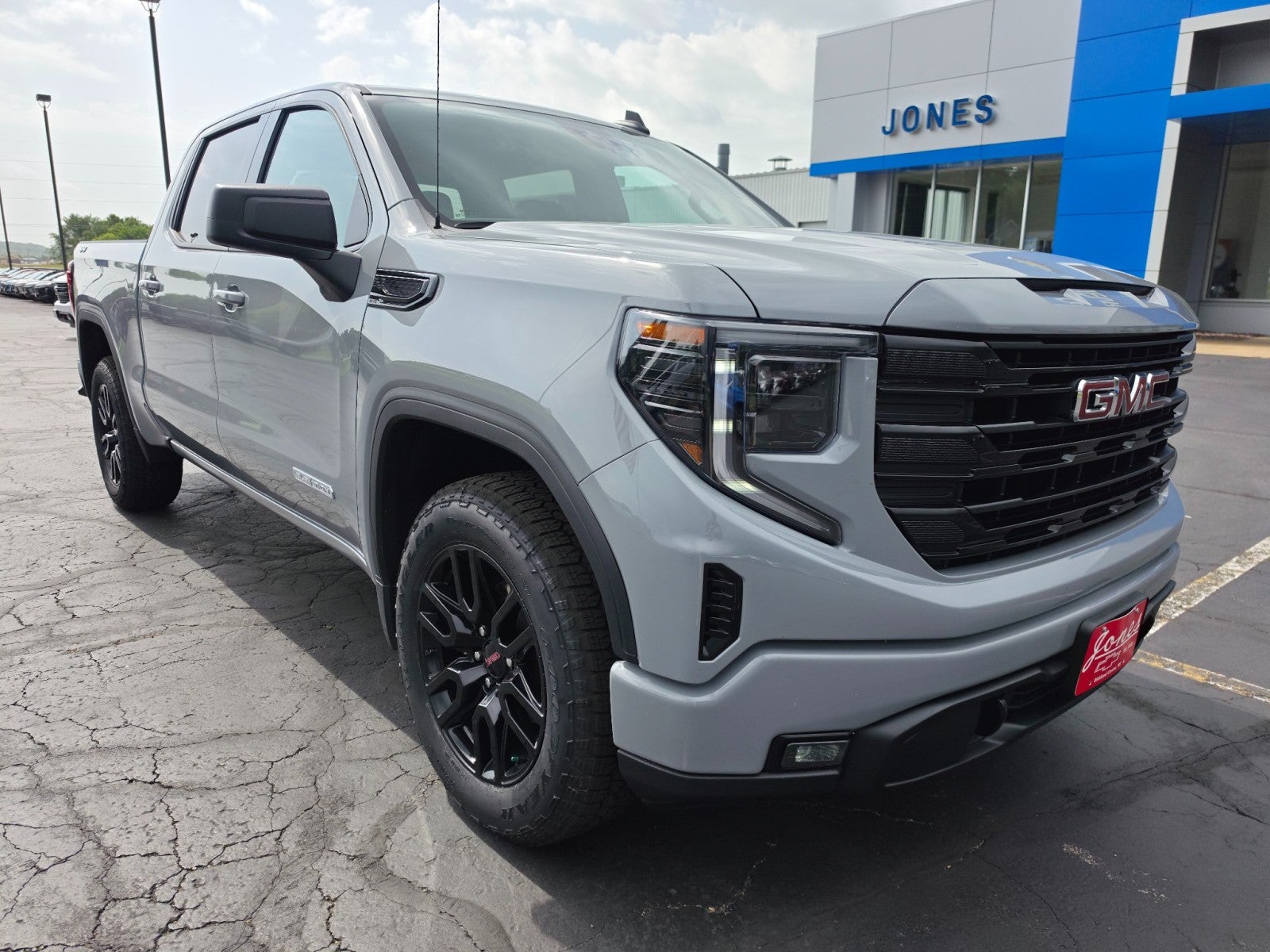 2024 GMC Sierra 1500 Elevation